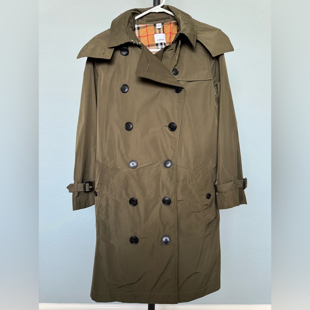 Burberry Olive Green Trench Coat in U.S. size 6